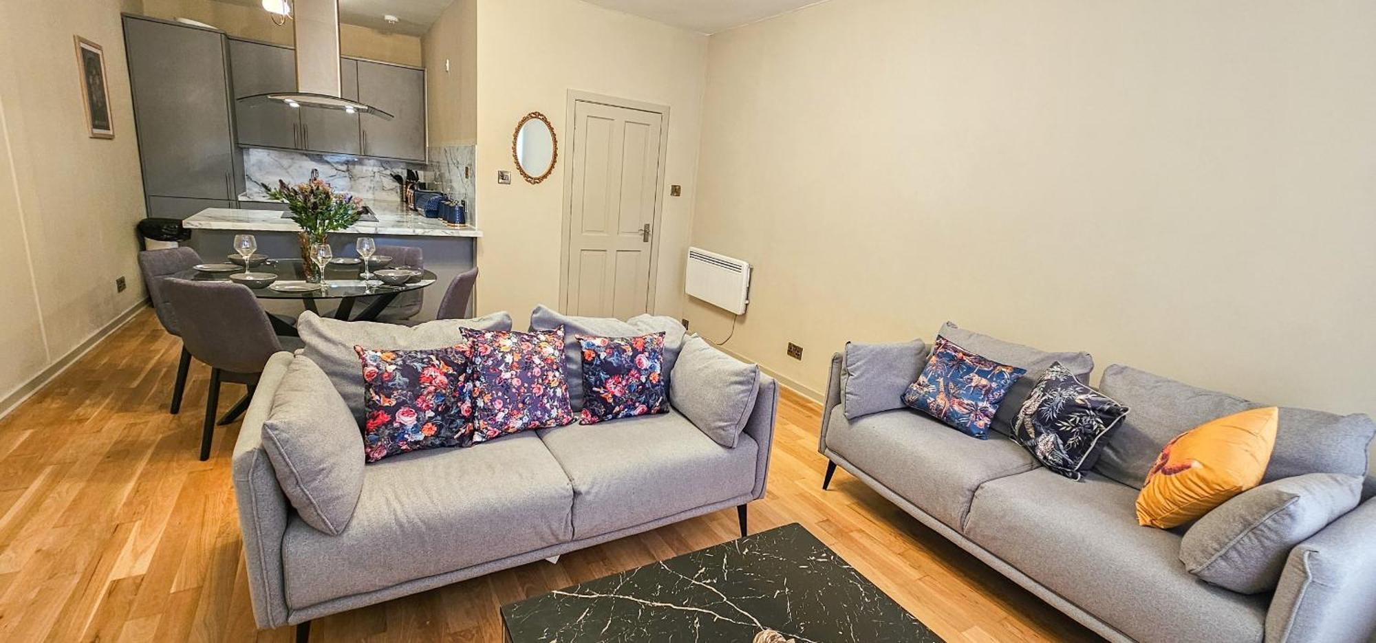 אדינבורו Royal Mile - Bright 2 Bedroom Apartment מראה חיצוני תמונה
